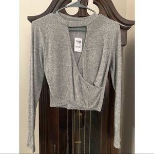 Grey long sleeve crop top